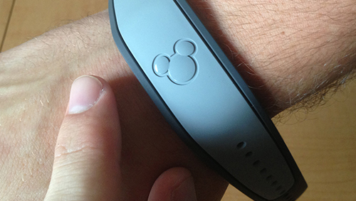 FIRST LOOK: Disney�s MyMagic+ MagicBand